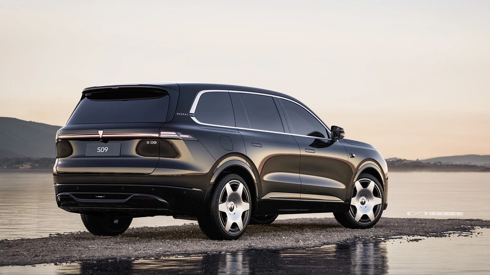 Deepal S09 — dark exterior rear three-quarter view